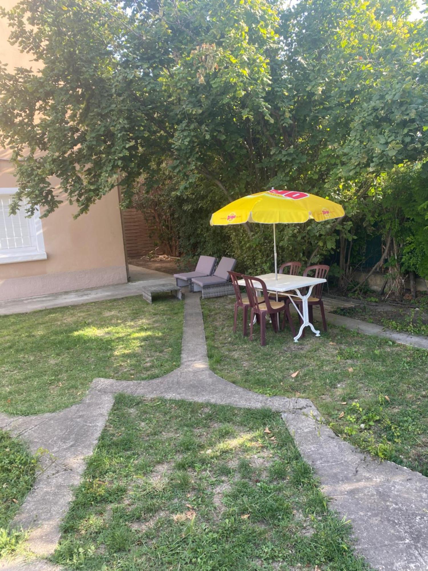 Spa Jardin Prive T3 Independant Dans Villa Morieres-les-Avignon Esterno foto